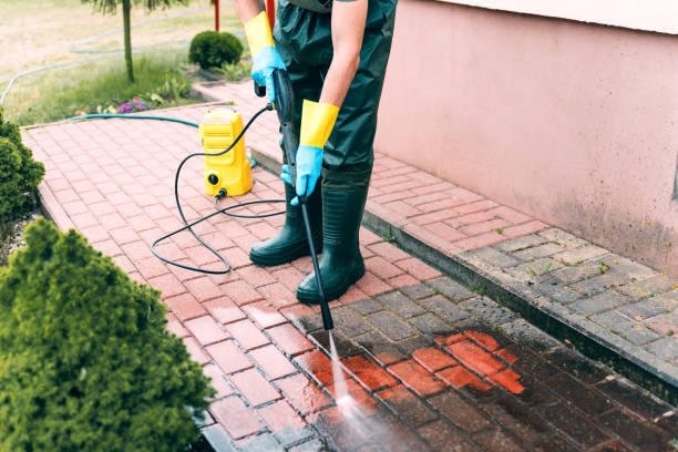 Best Deck Cleaning Services  in Lla Lla, WA