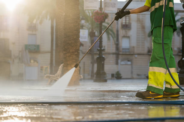 Best Residential Pressure Washing Services  in Lla Lla, WA